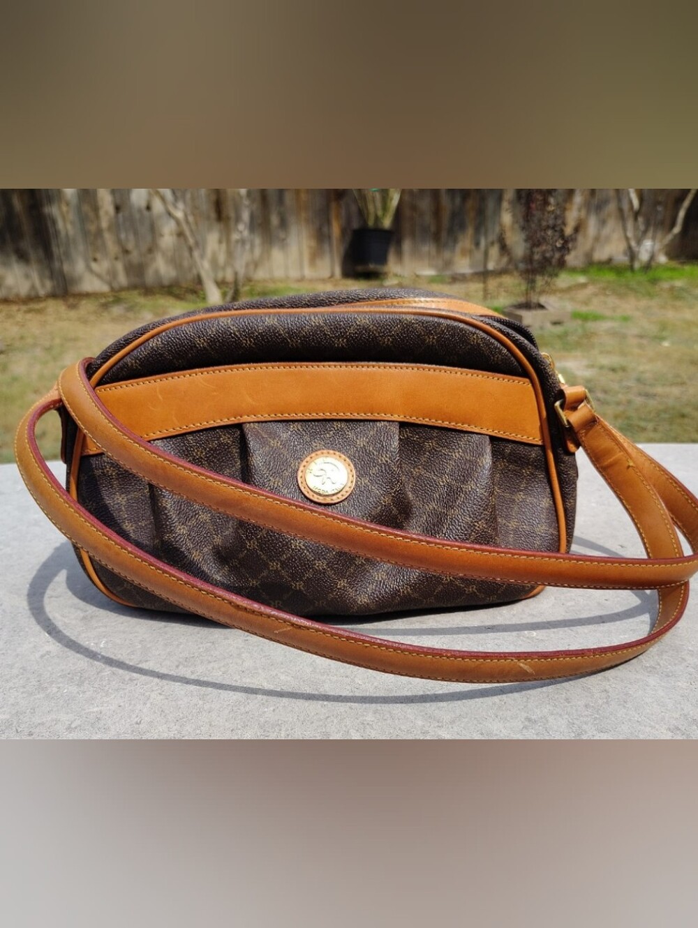 Rioni Brown Small Shoulderbag